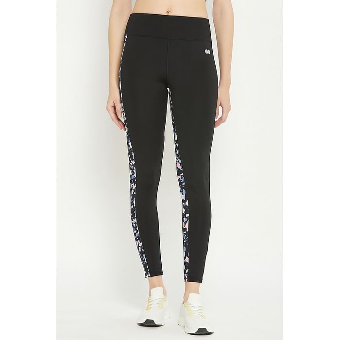 Clovia Snug-Fit High Rise Active Tights in Black with Printed Panels - AB0116A13
Clovia Snug-Fit High Rise Active Tights in Black with Printed Panels - AB0116A13