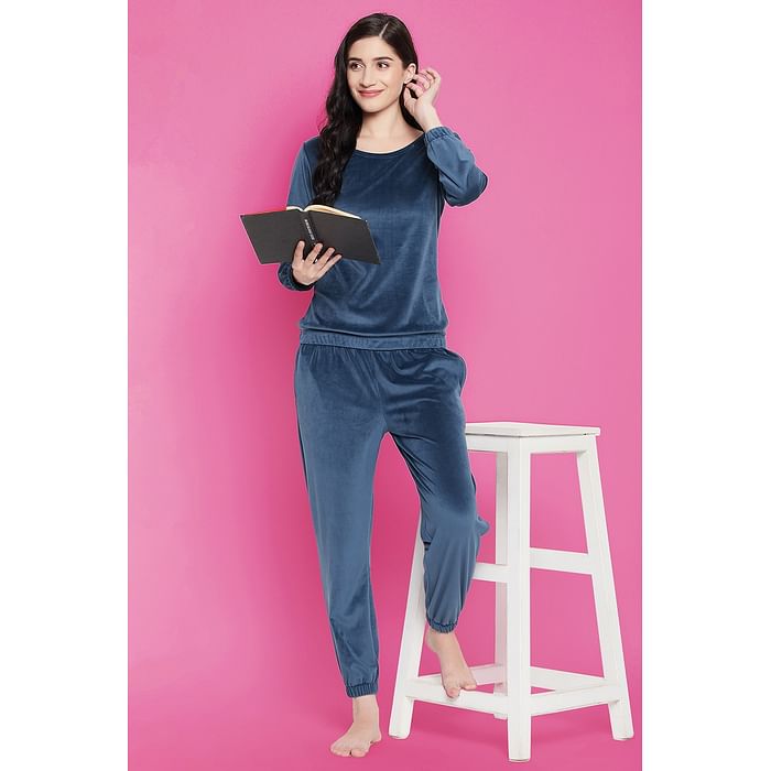 Clovia Chic Basic Sweatshirt & Joggers Set in Midnight Blue - Velour - LSW665P08, Navy
Clovia Chic Basic Sweatshirt & Joggers Set in Midnight Blue - Velour - LSW665P08, Navy
