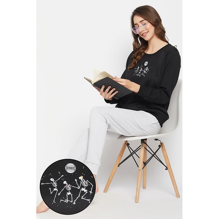 Clovia Graphic Print Sweatshirt in Black & Chic Basic Joggers in White - Fleece - LSW201P01, Light grey
Clovia Graphic Print Sweatshirt in Black & Chic Basic Joggers in White - Fleece - LSW201P01, Light grey