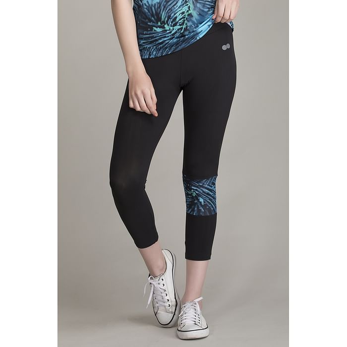 Clovia Active Capri Tights with Printed Panel & Waistband Zipper in Black - AB0036P11, Light green
Clovia Active Capri Tights with Printed Panel & Waistband Zipper in Black - AB0036P11, Light green