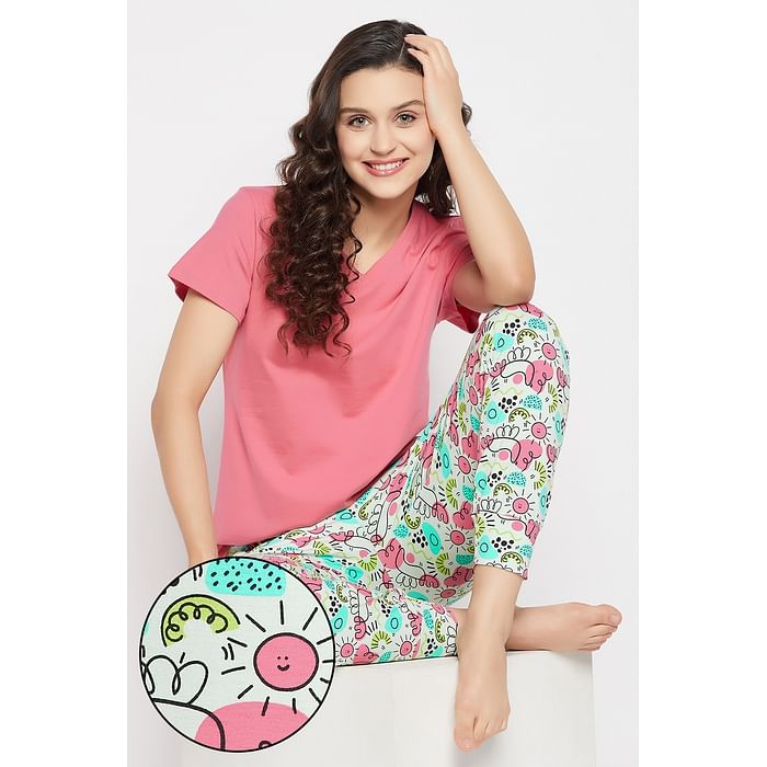 Clovia Chic Basic Top in Pink & Print Me Pretty Pyjama in White - 100% Cotton - LS0668P22, Light pink
Clovia Chic Basic Top in Pink & Print Me Pretty Pyjama in White - 100% Cotton - LS0668P22, Light pink