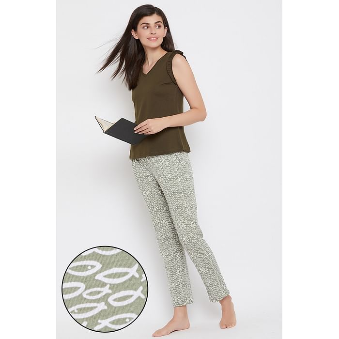 Clovia Solid Top & Printed Pyjama in Olive Green & Moss Green - Cotton Rich - LSC176P11, Light green
Clovia Solid Top & Printed Pyjama in Olive Green & Moss Green - Cotton Rich - LSC176P11, Light green