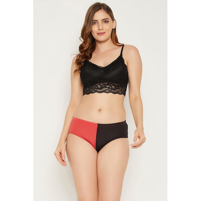 Clovia Mid Waist Colourblocked Hipster Panty in Black with Inner Elastic - Cotton - PN3513P13
Clovia Mid Waist Colourblocked Hipster Panty in Black with Inner Elastic - Cotton - PN3513P13