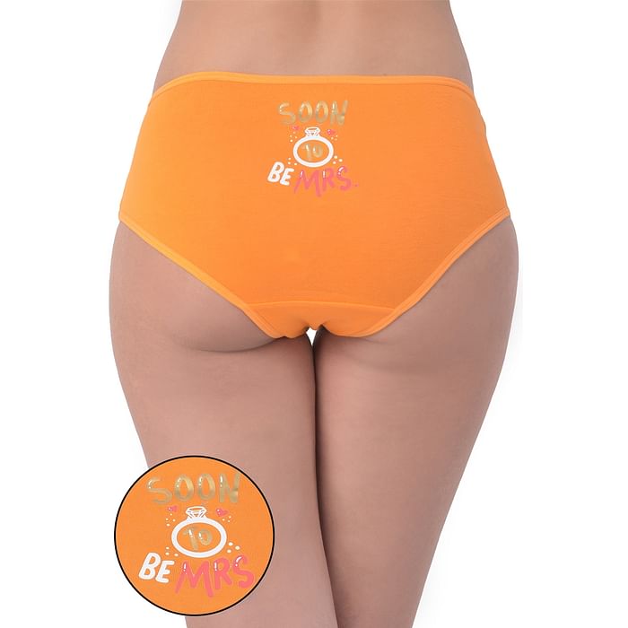 Clovia Mid Waist Hipster Bridal Panty with Text & Graphic Print Back in Orange - PN3458U16
Clovia Mid Waist Hipster Bridal Panty with Text & Graphic Print Back in Orange - PN3458U16