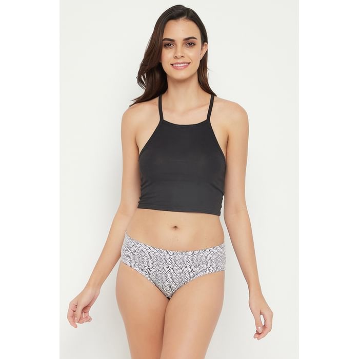 Clovia Mid Waist Printed Hipster Panty in White with Inner Elastic - 100% Cotton - PN3227E18
Clovia Mid Waist Printed Hipster Panty in White with Inner Elastic - 100% Cotton - PN3227E18