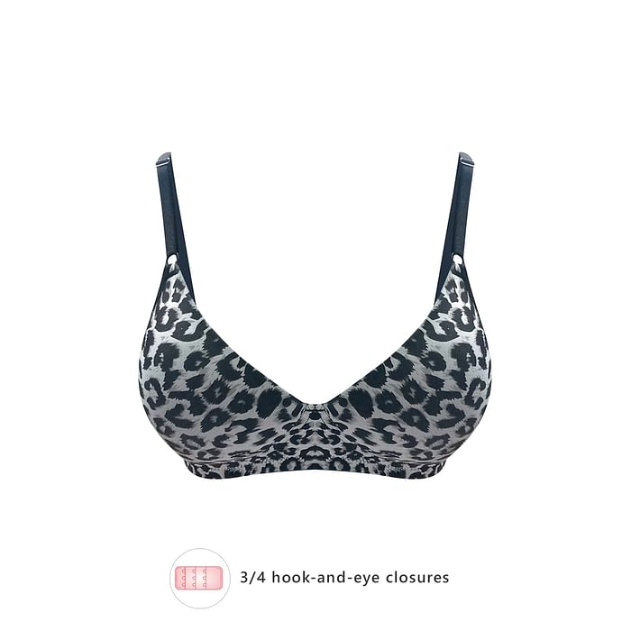 Clovia Padded Non-Wired Full Cup Animal Print T-shirt Bra in White - BR0935N13, Black
Clovia Padded Non-Wired Full Cup Animal Print T-shirt Bra in White - BR0935N13, Black