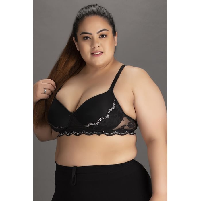 Clovia Padded Non-Wired Full Cup Multiway Bra in Black - BR2136P13 
Clovia Padded Non-Wired Full Cup Multiway Bra in Black - BR2136P13