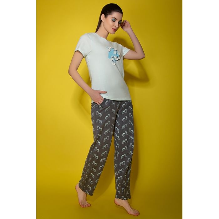 Clovia Wild at Heart Top & Pyjama Set in Blue & Grey- Cotton Rich - LS0413E03, Light blue
Clovia Wild at Heart Top & Pyjama Set in Blue & Grey- Cotton Rich - LS0413E03, Light blue