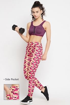 Red Geometric Women's Capri Leggings, Colorful Sexy Workout Ladies