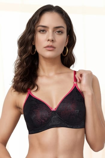 Clovia Padded Non-Wired Full Cup Bra in Black - Lace