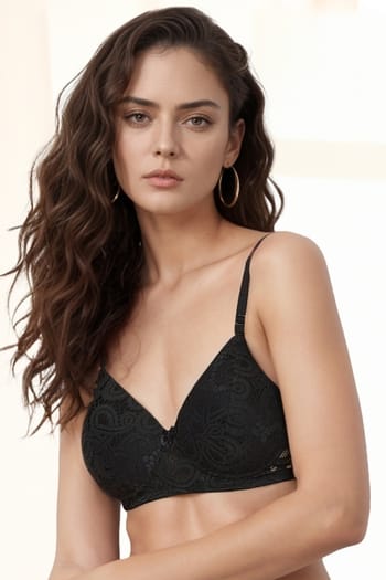 Clovia Padded Non-Wired Full Cup Multiway Bra in Black - Lace