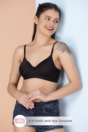 Clovia Padded Non-Wired Full Cup T-shirt Bra in Black