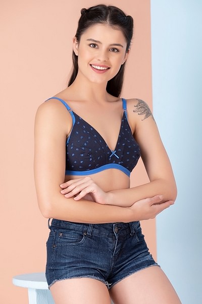 Buy Pack of 6 Non-Padded Non-Wired Bras & Panties Set Online India, Best  Prices, COD - Clovia - BRC014P19