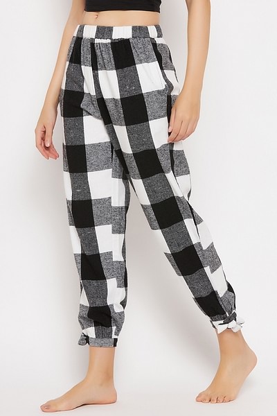 Buy online Women Black Checkered Pajama from sleepwear for Women by  Oxolloxo for ₹789 at 55% off