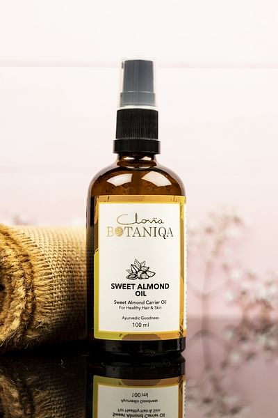 Clovia Botaniqa Sweet Almond Carrier Oil