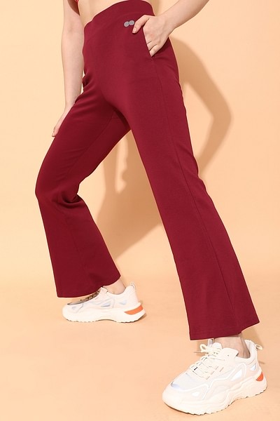 Buy Comfort Fit High-Rise Flared Yoga Pants in Maroon with Side Pockets  Online India, Best Prices, COD - Clovia - AB0114R15