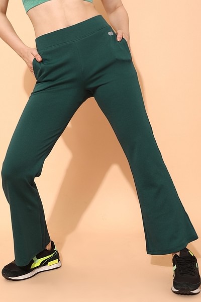 Buy Comfort Fit High-Rise Flared Yoga Pants in Teal Blue with Side Pockets  Online India, Best Prices, COD - Clovia - AB0114R36