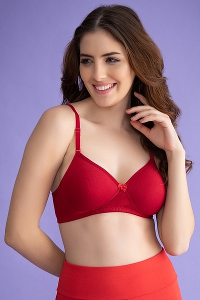 Buy Padded Non-Wired Full Coverage Multiway T-Shirt Bra In Red - Cotton  Online India, Best Prices, COD - Clovia - BR1049P04