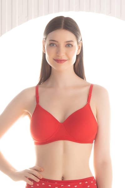 Clovia Padded Non-Wired Demi Cup Multiway T-Shirt Bra in Red - Cotton