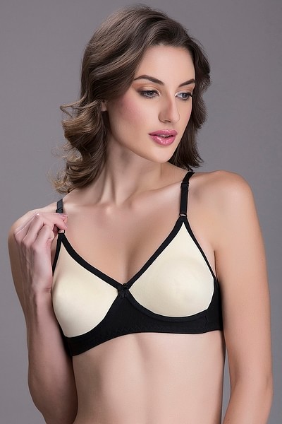 Cotton Rich T shirt Bra With Cross-Over Moulded Cups In Black