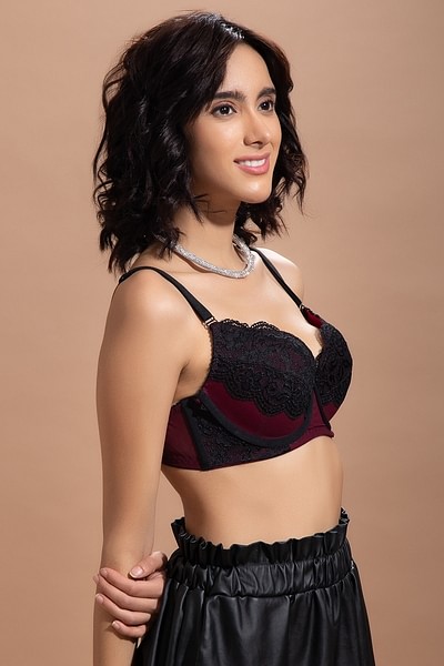 Buy Level 3 Push-Up Underwired Demi Cup Multiway T-shirt Bra in Black  Online India, Best Prices, COD - Clovia - BR1908A13
