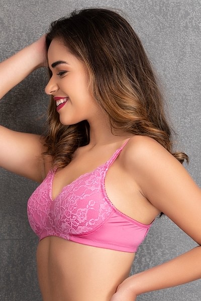 Buy Light Padded Non-Wired Full Cup Bridal Bra in Light Pink- Lace Online  India, Best Prices, COD - Clovia - BR1875P22