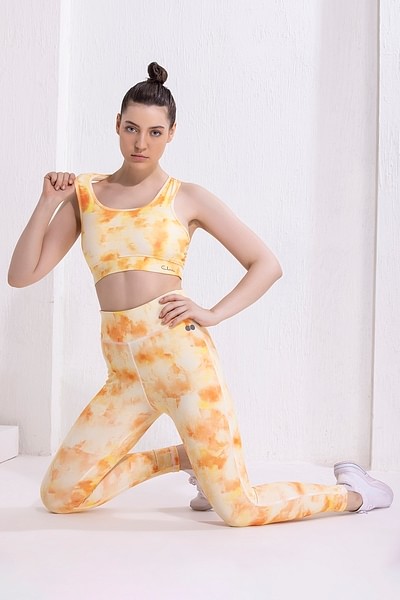 Buy Medium Impact Padded Non-Wired Tie-Dye Sports Bra & Snug Fit Active  Ankle-Length Tights in Orange Online India, Best Prices, COD - Clovia -  ASC042A16