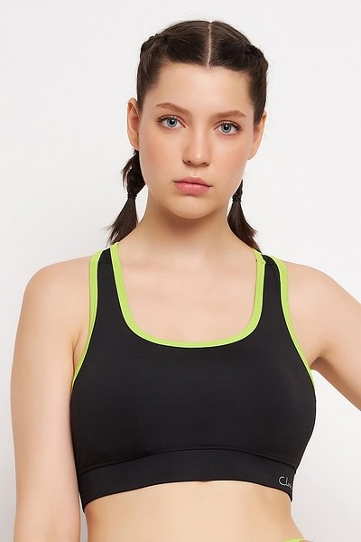 Buy Medium Impact Padded Colourblocked Sports Bra with Removable Cups in  Black Online India, Best Prices, COD - Clovia - BR2187B13