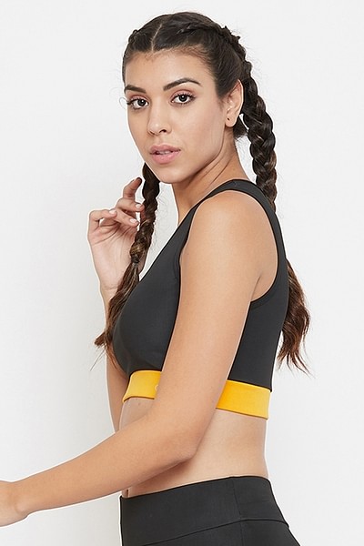 Buy Medium Impact Padded Sports Bra with Removable Cups in Black Online  India, Best Prices, COD - Clovia - BR2084A13