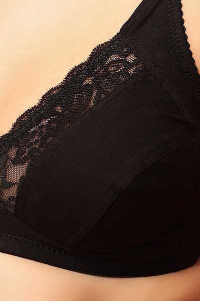 Buy Lace Tube Bra & Panty Set In Black Online India, Best Prices, COD -  Clovia - BP0218C13