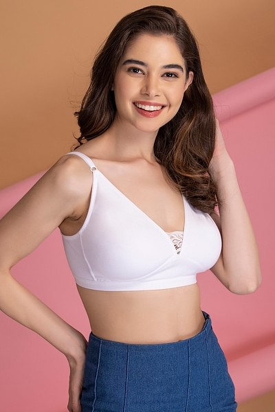 Buy Non-Padded Non-Wired Full Cup T-Shirt Bra in White- Cotton Rich Online  India, Best Prices, COD - Clovia - BR2073P18