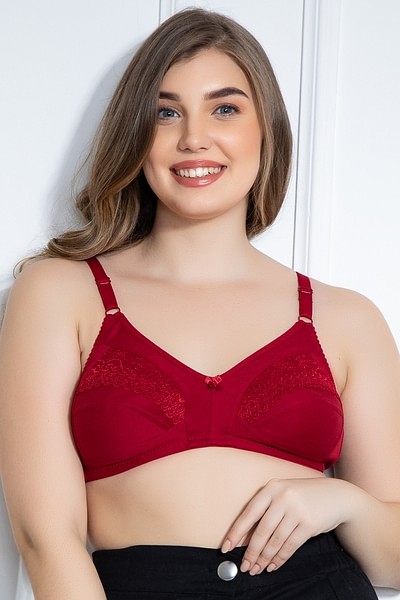 Buy Clovia Padded Non-Wired Full Cup Multiway Bra In Red - Lace online