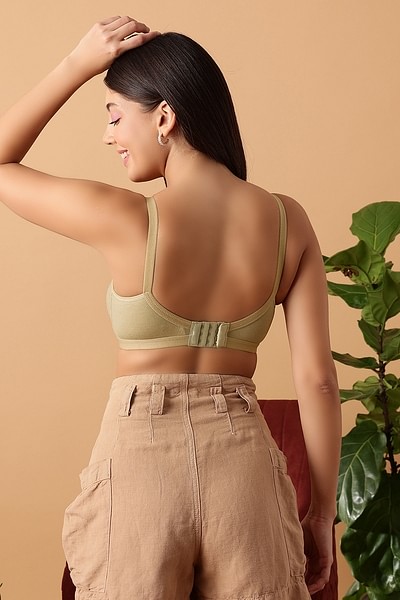 Buy Padded Non-Wired Full Figure T-shirt Bra in Nude Colour - Cotton Online  India, Best Prices, COD - Clovia - BR2500P24