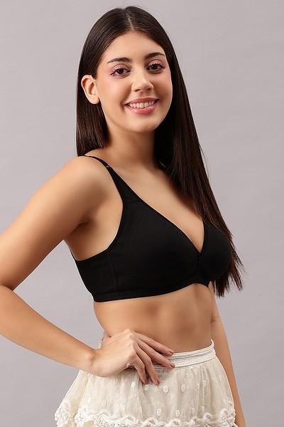 Buy Non-Padded Non-Wired Plunge Bra Online India, Best Prices, COD - Clovia  - BR0987P13