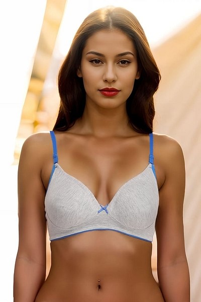 Buy Non-Wired Double Layered Bra with Detachable Straps Online India, Best  Prices, COD - Clovia - BR0916P08