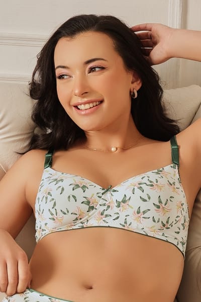 Clovia Padded Non-Wired Full Coverage Floral Print Multiway T-shirt Bra in Mint Green