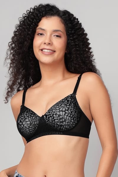 Clovia Padded Non-Wired Full Coverage Multiway Bra in Black - Lace