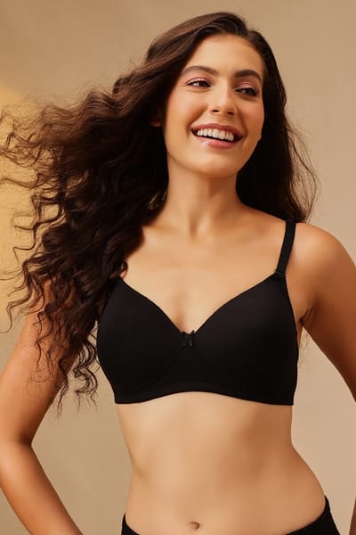 Clovia Padded Non-Wired Full Coverage Multiway T-shirt Bra in Black