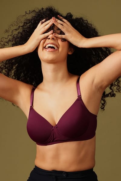 Clovia Padded Non-Wired Full Coverage Multiway T-shirt Bra in Dark Purple