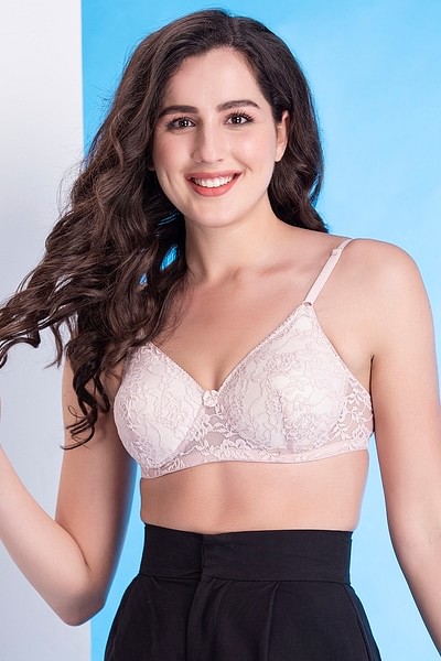 Buy Padded Non-Wired Full Cup Bra in Light Pink - Lace Online India, Best  Prices, COD - Clovia - BR1479S22