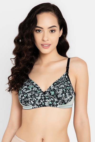 Buy Padded Non-Wired Full Cup Multiway T-shirt Bra in Black Online India,  Best Prices, COD - Clovia - BR2347J13
