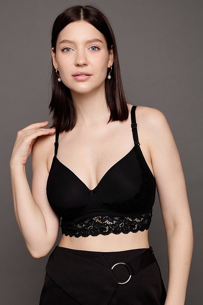 https://image.clovia.com/media/clovia-images/images/400x600/clovia-picture-padded-non-wired-full-cup-multiway-longline-bralette-in-black-753668.jpg?q=90