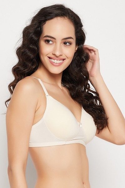 https://image.clovia.com/media/clovia-images/images/400x600/clovia-picture-padded-non-wired-full-cup-multiway-t-shirt-bra-in-beige-2-861367.jpg?q=90