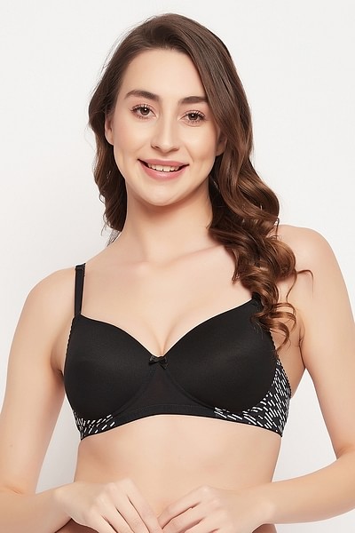Buy Padded Non-Wired Full Cup Multiway T-Shirt Bra in Black Online India,  Best Prices, COD - Clovia - BR1897L13