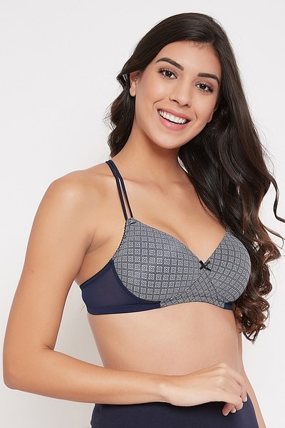 Non-wired racerback mesh insert bra