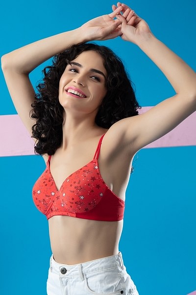 Buy Padded Non-Wired Full Cup Polka Dot Print T-shirt Bra in Navy Online  India, Best Prices, COD - Clovia - BR1067I08