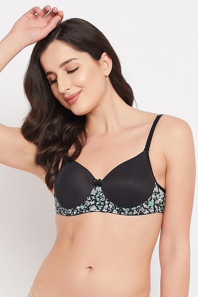 Buy Padded Non-Wired Full Cup Multiway T-shirt Bra in Black Online India,  Best Prices, COD - Clovia - BR2347Z13