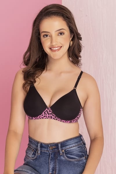 Clovia Padded Non-Wired Full Cup T-shirt Bra in Black