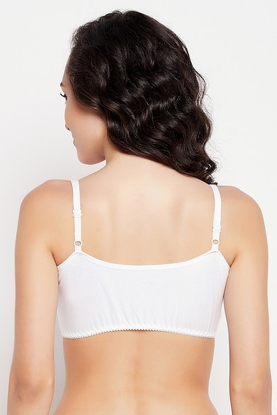 Buy Padded Non-Wired Full Cup Teen T-shirt Bra in White with Removable Pads  - Cotton Online India, Best Prices, COD - Clovia - BB0016R18