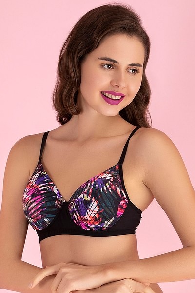 Buy Padded Non-Wired Full Cup Longline Bralette in Black Online India, Best  Prices, COD - Clovia - BR2169P13